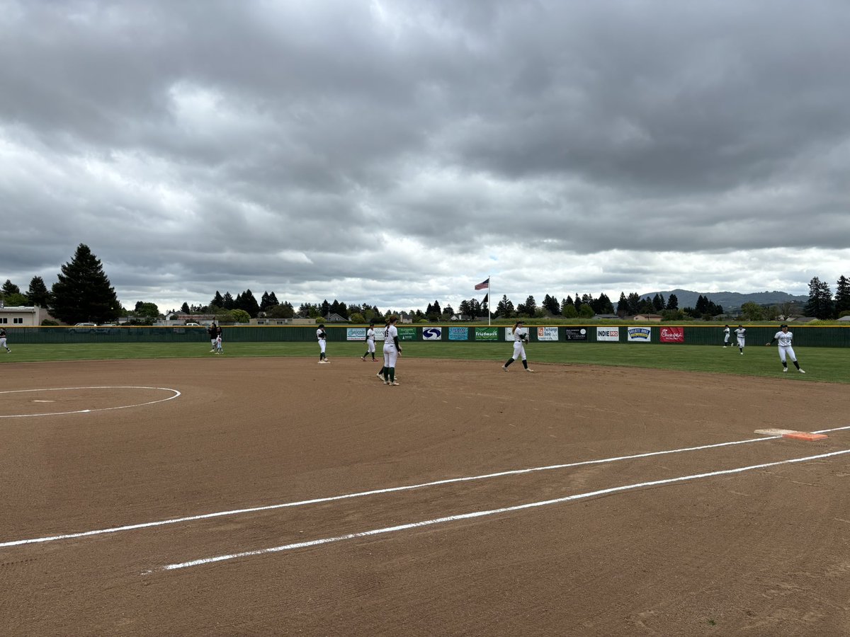 Rain holding off for now here at Casa Grande for a mouthwatering clash in VVAL softball. <a href="/gaucho_softball/">Casa Grande Gaucho Softball</a> (4-3, 1-0) taking on American Canyon (7-2, 2-0). #PDPreps