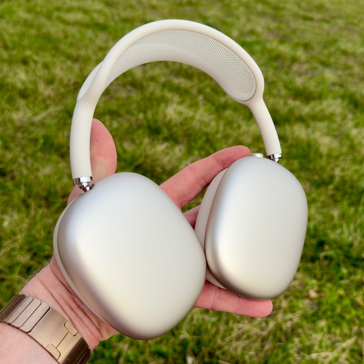 Apple Snob 😝 tweet media