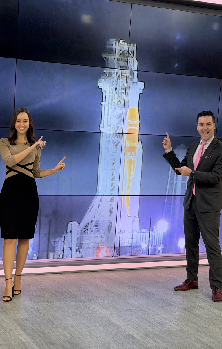 JoshuaColeLive's tweet image. So cool getting to see the #Artemis launch all the way from #SWFL 🚀🌖
Crazy power behind that rocket! Happy flying to these astronauts! #florida @GCNNow @craiglewisphoto