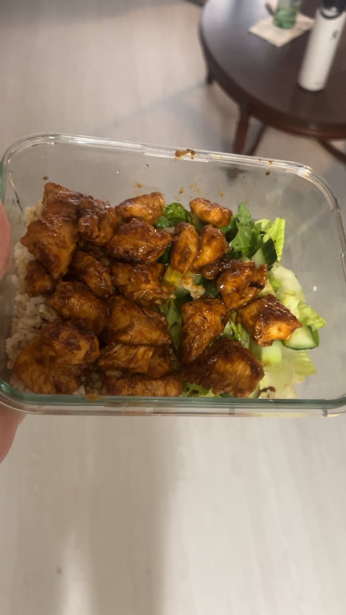 brookecalz's tweet photo. supper 🤤 it was 490 cals and very very yummy https://t.co/TQnM3fGEXY