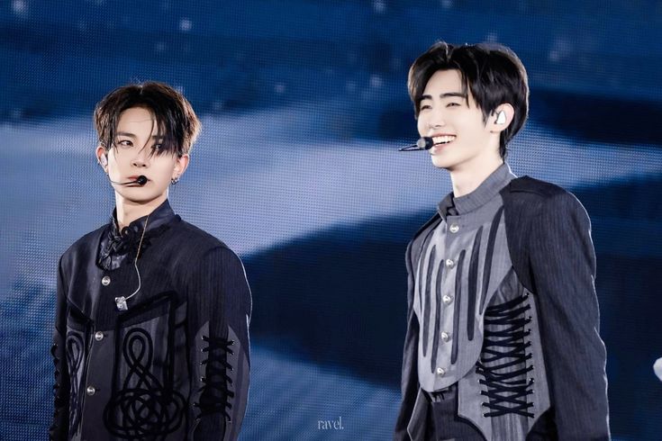 ChoiLaylae's tweet photo. "Sunghoon once said that Hee is the person he depends on most of the time," and "Heeseung said that Wednesday is hoon to him because it's the most frustrating day for Heeseung, so when he sees sunghoon, he feels he can keep going and have a good day" https://t.co/EFbPuqnRYI