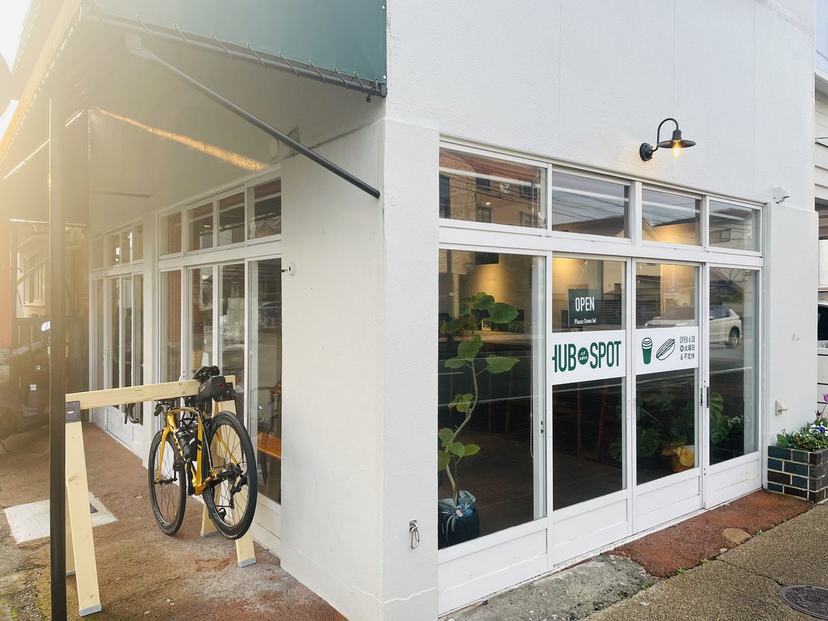 Maa3Masa3's tweet image. 川沿いライドのラストに☕️🌭
サイクルラック使用者-第2号認定Get！

 ホットドッグもコーヒーも美味しくいただきました♪
 6:30 OPENは嬉しいね！

#HUBSPOT