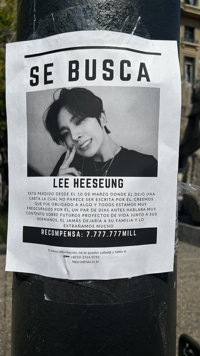 countingsec0nds's tweet photo. genias quienes pegaron esto en la Plaza de Armas de Santiago wn

@HYBEOFFICIALtwt @BELIFTLAB
#ENHYPENinChile
#EN_WORLD_TOUR
#HYBE_Bring_Enhypen_To_Chile
#ENGENE_Chile https://t.co/v6svpIPCZv