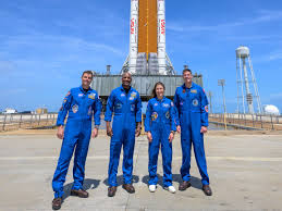 barricada_azul1's tweet image. Cuando en Julio 20 1969 (Julio 21 en PR) el hombre llegó a la LUNA #PuertoRico ya era parte de los Estados Unidos por 70 años.
Muchos ingenieros puertorriqueños trabajaban en la @NASA para ese entonces.
#GodSpeedArtemis2 @delegates51 #Bayamón
@dharma90028850 y los #Luchadores