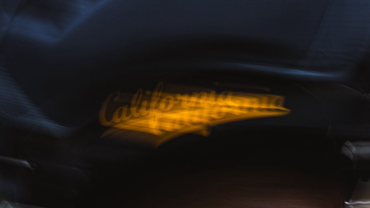 CalFootball's tweet image. Up close and personal 🔍

#GoBears