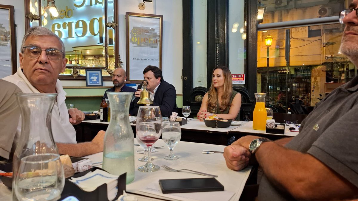 Gracias queridos amigos y compañeros rotarios por darme la oportunidad de compartir con ustedes el proyecto CONSTRUCTORES DE PAZ  💯🙏☺️ en especial a nuestro Presidente Aristides Lasarte, en Rotary Club Rosario Plaza De la Bandera