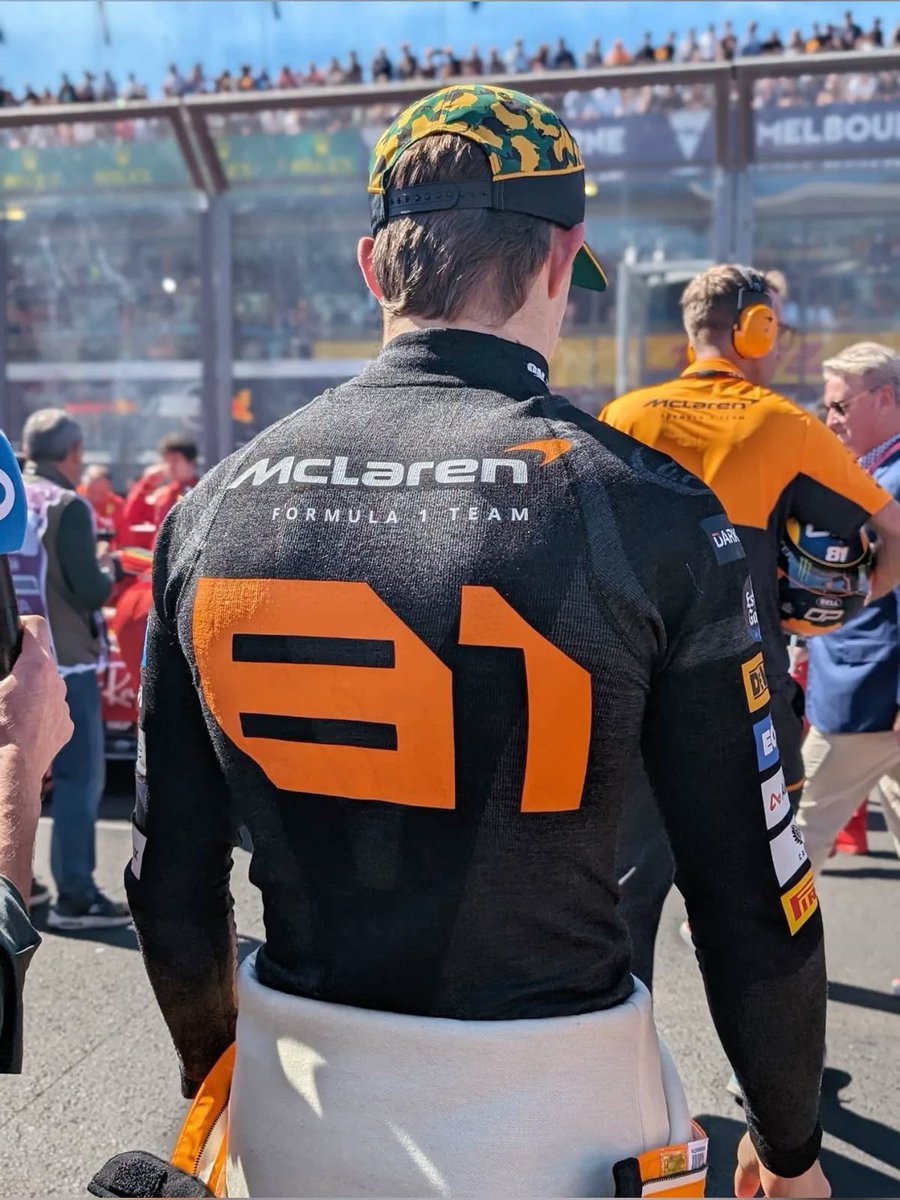 oscar piastri's pr manager GOT NUKED tweet media