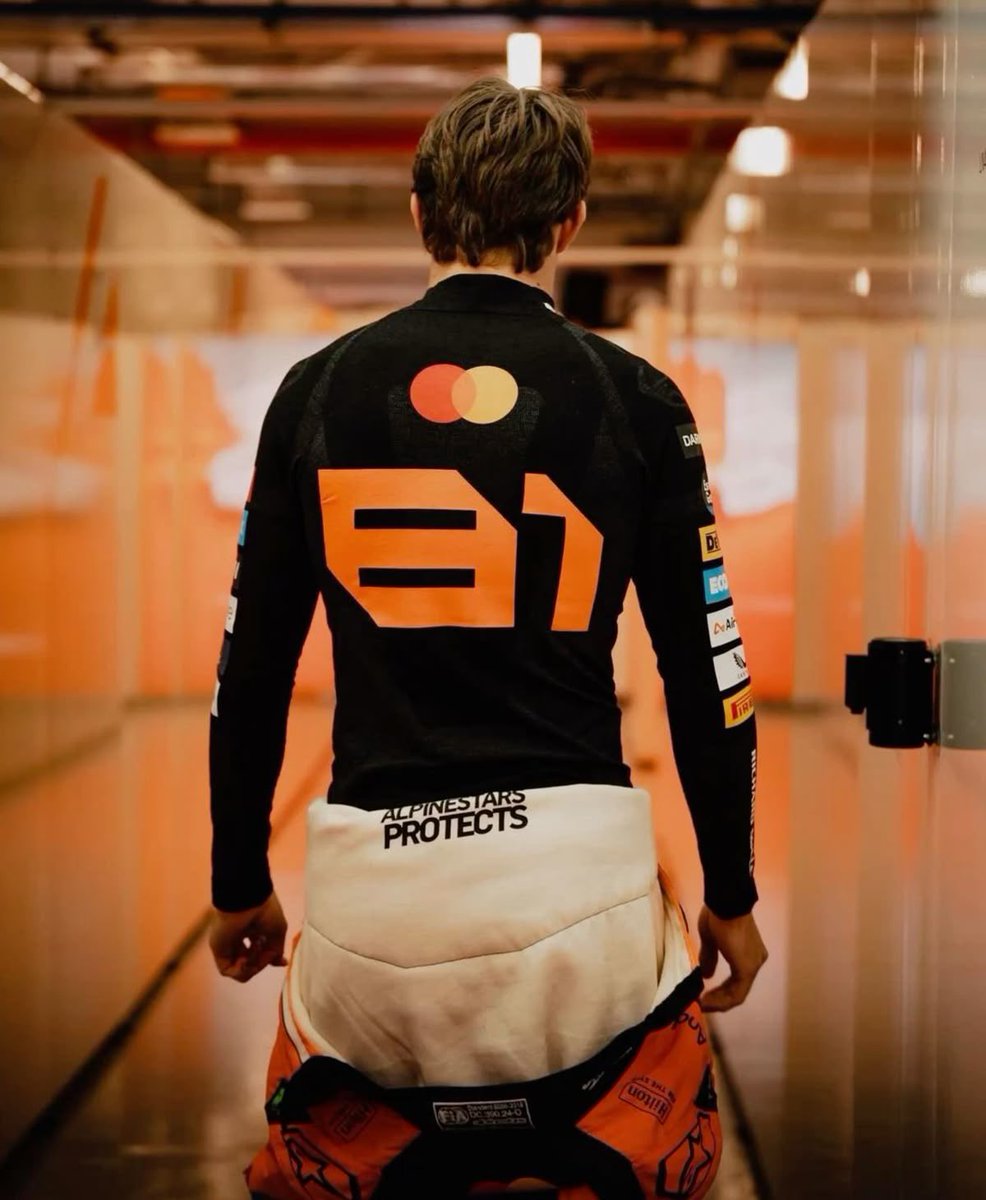 oscar piastri's pr manager GOT NUKED tweet media