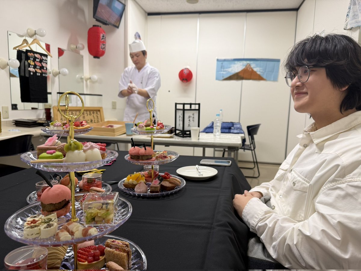 げまげま tweet media