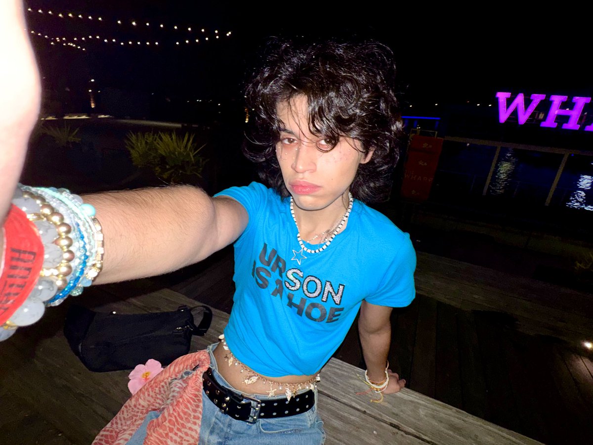 _uthanizemyself's tweet photo. went to a zara larsson concert :P https://t.co/SVHIlBZLyA