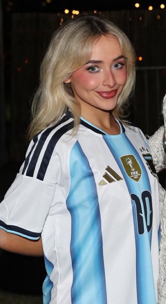 Sandels loves Sabrina ⋆˙⟡♡ tweet media