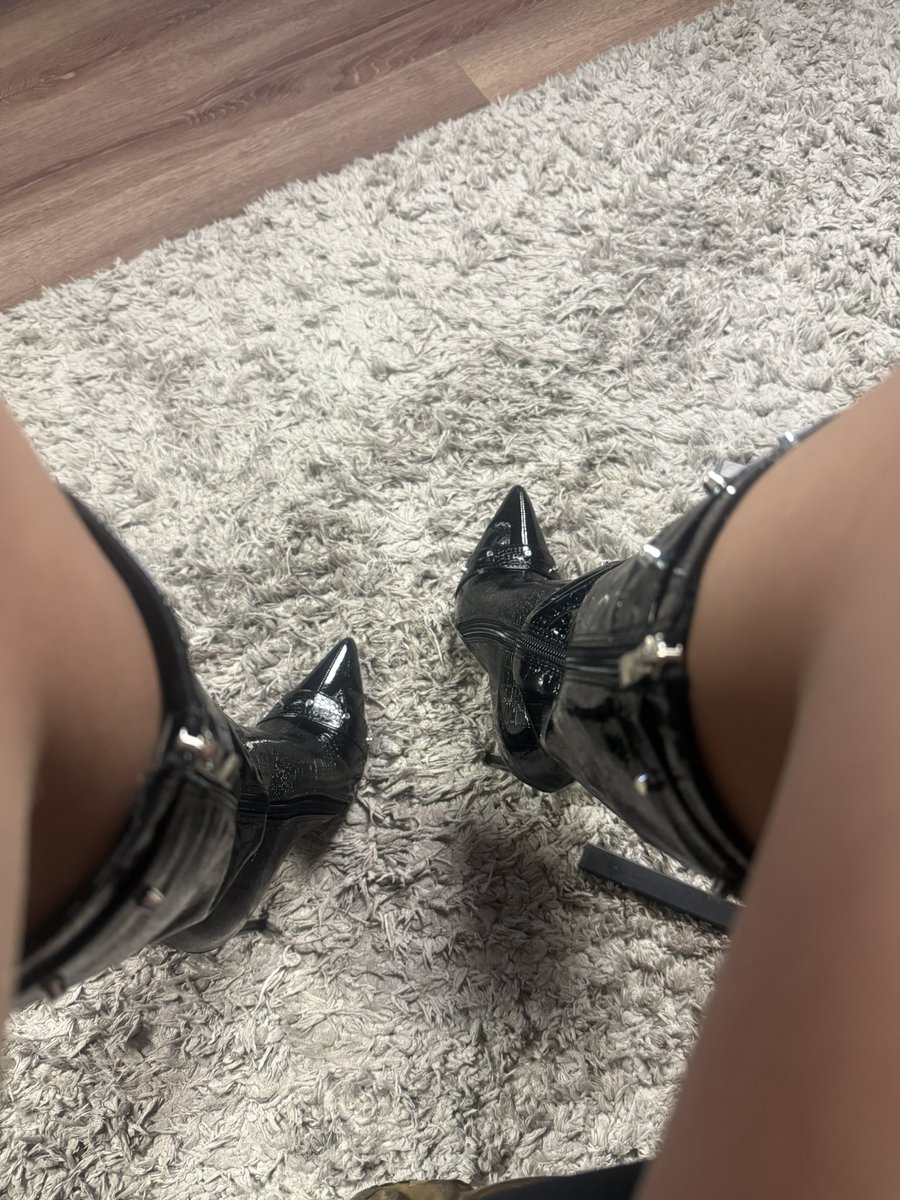 Goddess Rhea tweet media