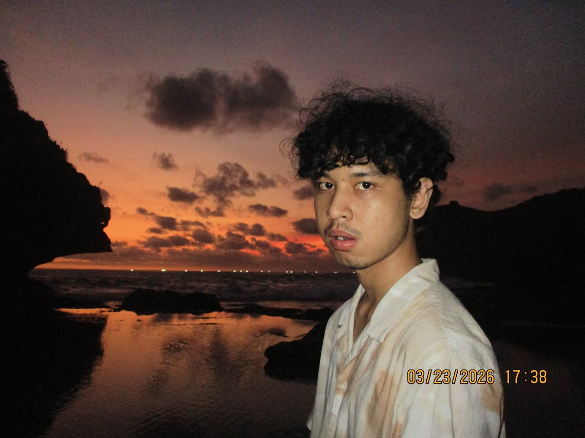 yungrolls tweet media