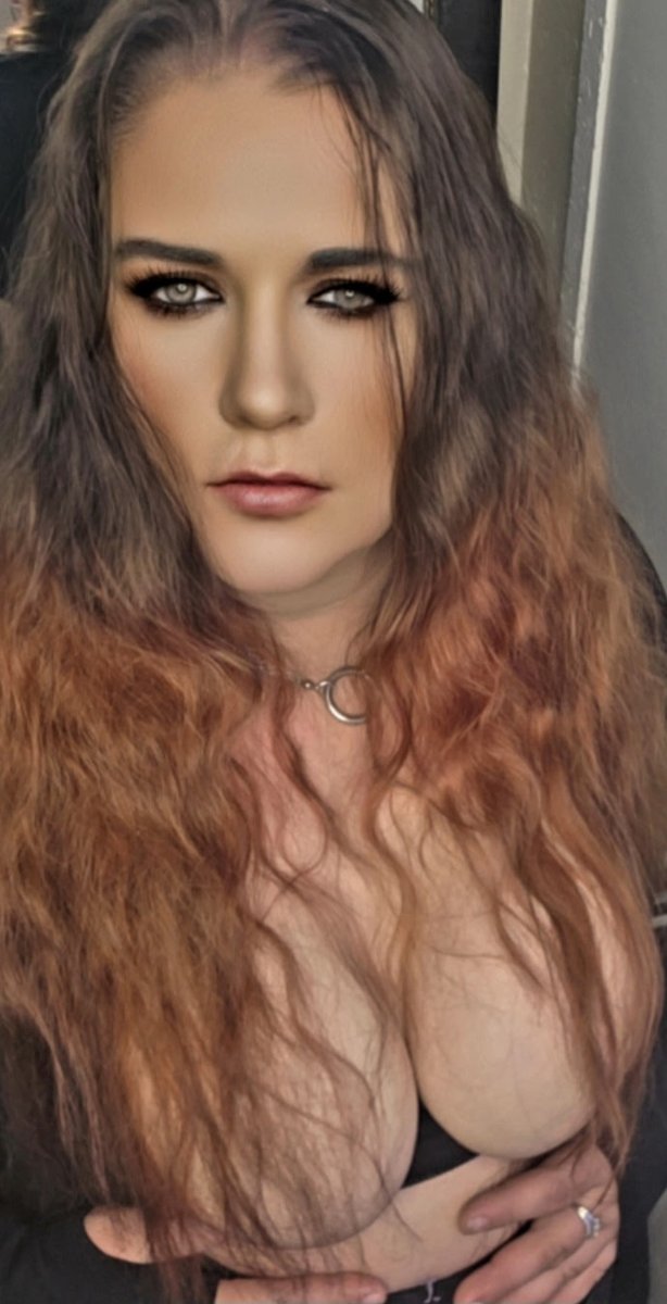 CandyMoore94 tweet media