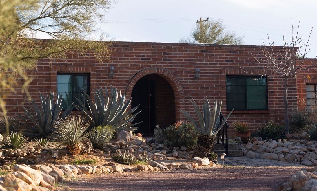 Adriienne F tweet media