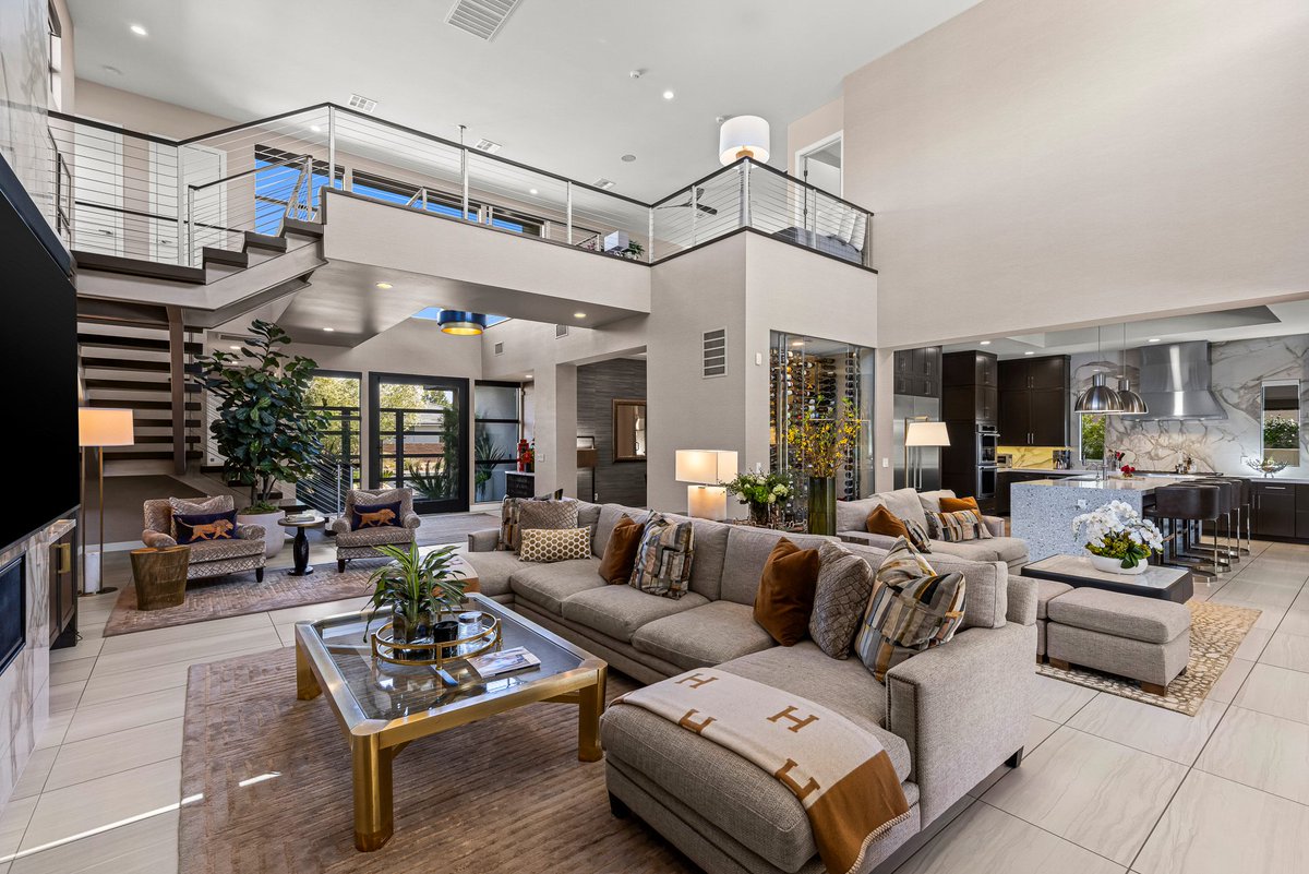 LXRYEstates's tweet photo. Tucked at the end of a cul-de-sac within Sterling Ridge, an exclusive gated enclave behind the guard gates of The Ridges in Summerlin, this exceptional residence embodies refined luxury and privacy.
⁠
98 Glade Hollow Drive - Las Vegas, NV USA⁠ https://t.co/KP5KrhlwWV
