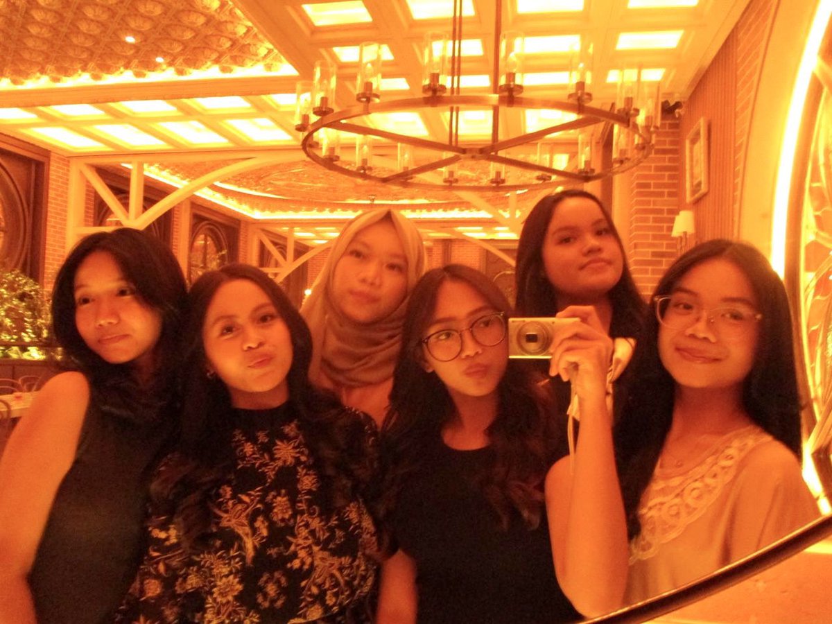 yungrolls tweet media