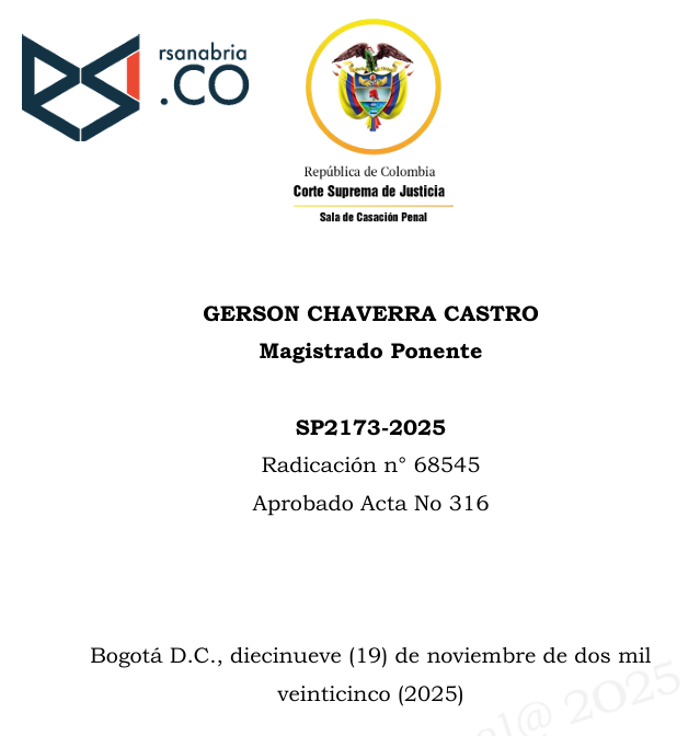 Ronaldsanabria1's tweet photo. ⚖️Concusión y acceso carnal violento pueden concurrir cuando un funcionario abusa de su cargo para obtener favores sexuales
SP2173-2025 (68545)

Hoy estuve revisando una decisión muy fuerte de la Corte Suprema de Justicia sobre abuso de poder y delitos sexuales. El caso gira alrededor de un juez de ejecución de penas. La compañera sentimental de una persona privada de la libertad acudió a su despacho para gestionar permisos médicos y otros beneficios para su pareja. Según lo que se probó en el proceso, el juez empezó a aprovechar esa situación. Primero le pidió dinero para ayudar con esos trámites. Pero después fue más lejos: condicionó su ayuda a que la mujer mantuviera relaciones sexuales con él. Es decir, utilizó el poder que tenía sobre la situación jurídica del interno para presionarla.

La defensa sostuvo que todo hacía parte de un mismo contexto y que no podían hablarse de varios delitos. Sin embargo, la Corte Suprema explicó algo muy importante. Cuando un funcionario público utiliza su cargo para pedir dinero, se configura concusión, porque está abusando del poder del Estado para obtener un beneficio indebido. Pero cuando ese mismo poder se utiliza para presionar a una persona a tener relaciones sexuales, se afecta otro bien jurídico completamente distinto: la libertad y autodeterminación sexual.

La Corte también hace una precisión muy interesante. En estos casos puede parecer que la víctima “acepta” la relación, pero en realidad no hay consentimiento libre. Lo que ocurre es que la persona termina cediendo ante una presión derivada del poder del funcionario. Por eso la Corte concluye que en situaciones como esta pueden coexistir dos delitos distintos: uno contra la administración pública y otro contra la libertad sexual.

En otras palabras, el abuso del poder institucional puede convertirse simultáneamente en corrupción y violencia sexual. Un caso muy importante para entender cómo el derecho penal analiza las relaciones de poder y el consentimiento en contextos de autoridad.

🔗Si le interesa el tema, publiqué el análisis completo de esta sentencia en la página web.
https://t.co/8pQUj5IhYq