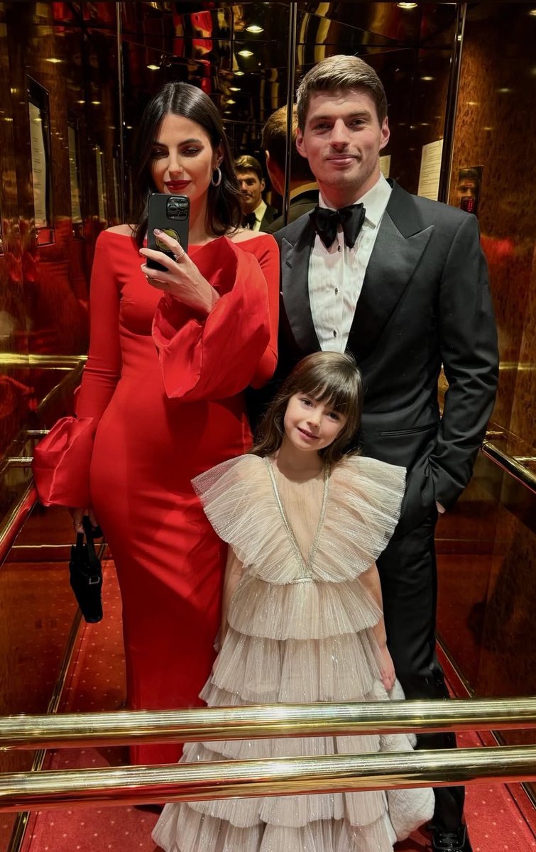 F1 Wallpaper That Goes Hard🏎🏁 tweet media