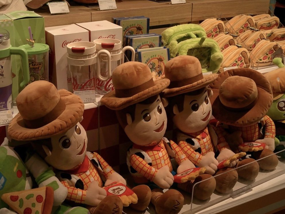 yungrolls tweet media