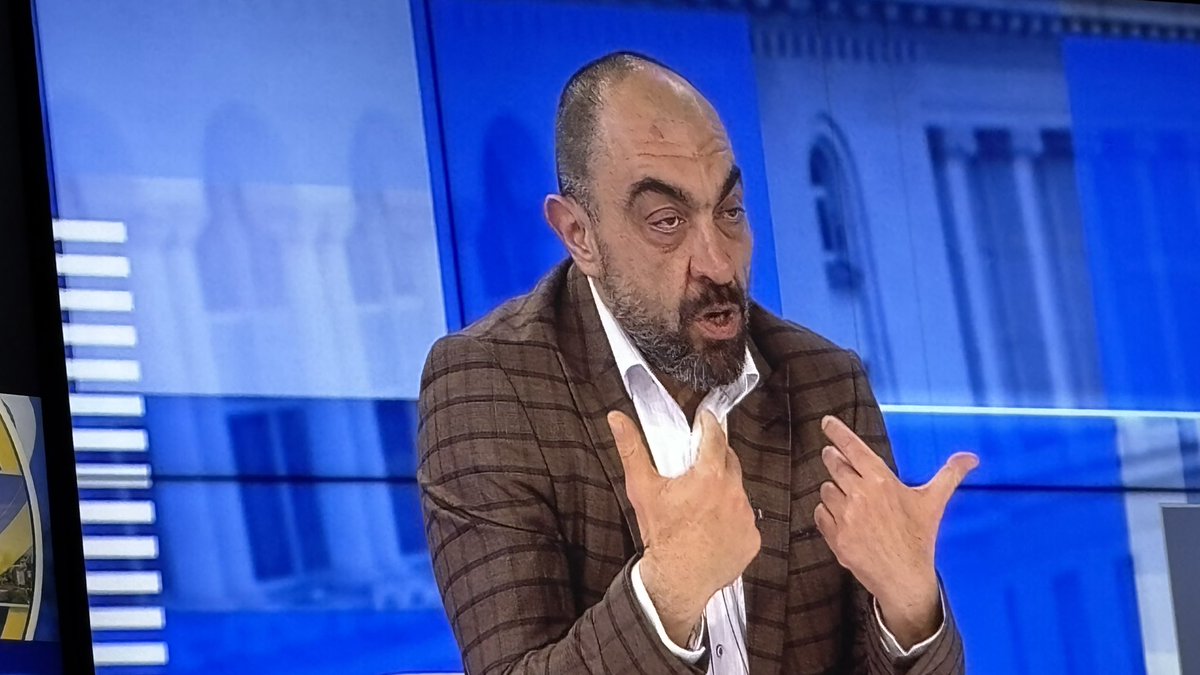 Днес денят ще бъде хубав.
Денят: