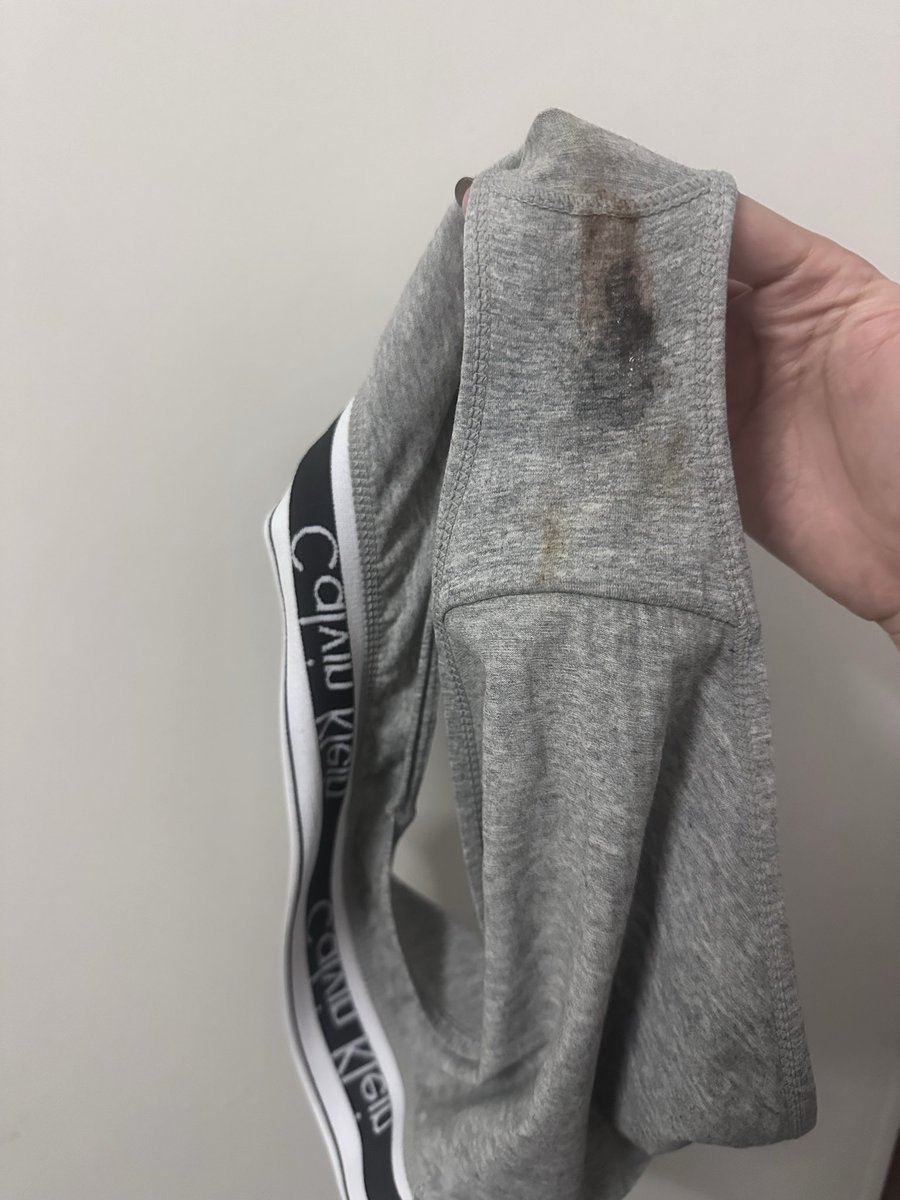 昨天穿ㄉ灰色 CK內褲～ 600呦💗