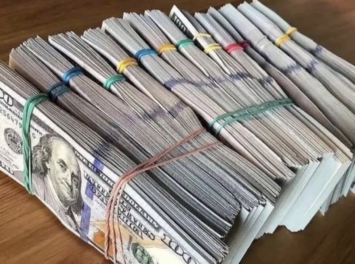 The_Money_Team_Wins tweet media