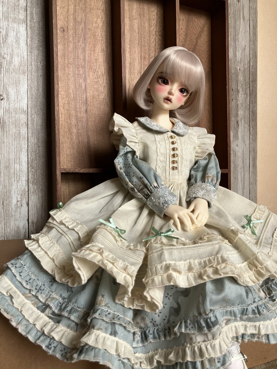 背景部分が切れちゃうので何か大きいの作らないと💦。