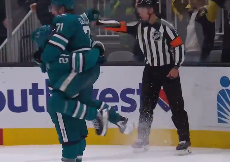 LetsGoSharks's tweet photo. Sharks stun Ducks with late 4-3 comeback ----
Macklin Celebrini has a 4-point night, potting 40th goal of the season
Story: https://t.co/Jlyam0lU1b
#FlyTogether vs #TheFutureIsTeal #ANAvsSJS #LetsGoSharks #SJSharks https://t.co/3W8vMjPqx5