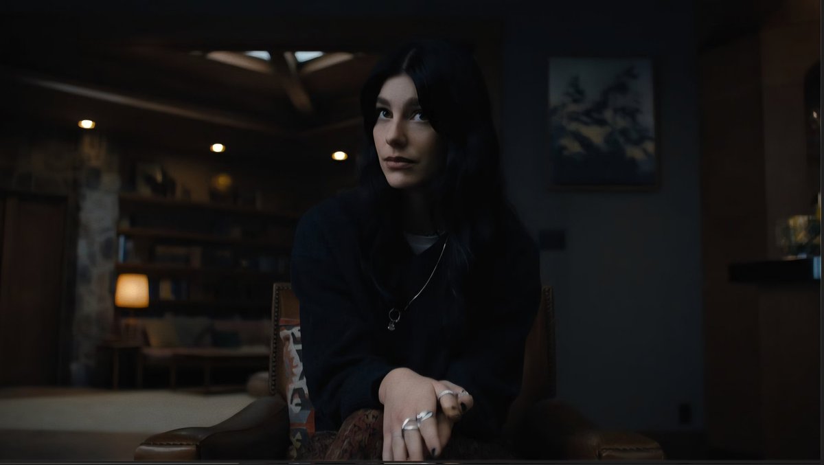 subtlevils's tweet photo. a new horror queen if you ask me https://t.co/urRUlX78KL