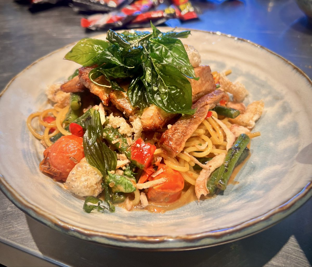 mf_manfred tweet media