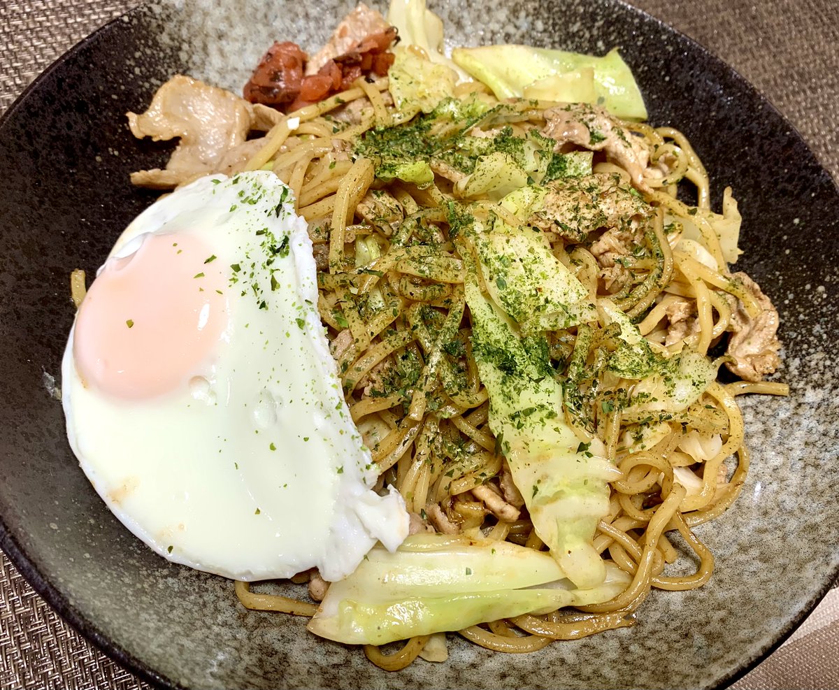 ＠もつ tweet media