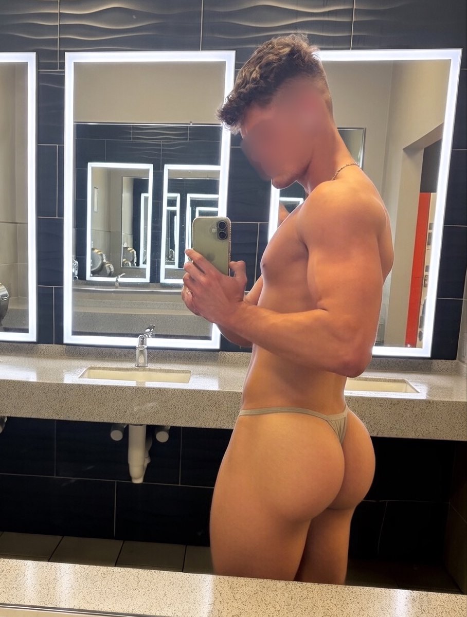 Hunter Rain 4k tweet media