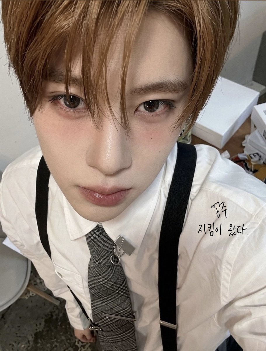 sionsarahjy's tweet photo. 숀프들을 위한 선물 💜💜💜
저 이런거 혼자 즐기는 사람 아닙니다.. https://t.co/7kNNCBPfNo