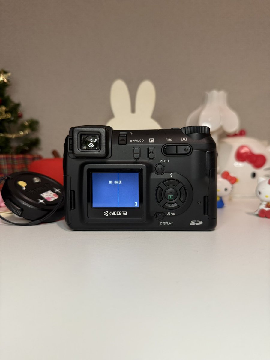 NPMSD123's tweet photo. กล้อง Kyocera M410R

🔥ราคา 2,850 รวมส่ง

〰️ปรับได้หลายโทน ตัวนี้โทนสวยมากกก

💢ตำหนิ : กลางจอมีเส้น 1 เส้นไม่มีผลต่อรูปถ่าย

✅ภาพ วีดีโอ แฟลช ปุ่ม โหมด ซูมเข้า-ออกใช้งานปกติ

อุปกรณ์ : กล้อง+สายคล้องคอ+เมม+ฝาปิดเลนส์
(ใช้ถ่าน AA)

#กล้องดิจิตอลมือสอง  #กล้องดิจิตอล #กล้องมือสอง https://t.co/vidTHZbLxt