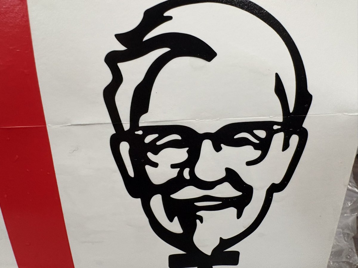 謡寝れぬ🐿💤🌌シマリス少年 tweet media