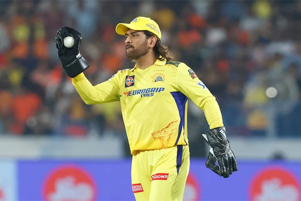 Fast Fielder 🚨 RAJAT PATIDAR PICKS WHO IS THE BEST IN IPL 🚨 Best batsman - Virat ...