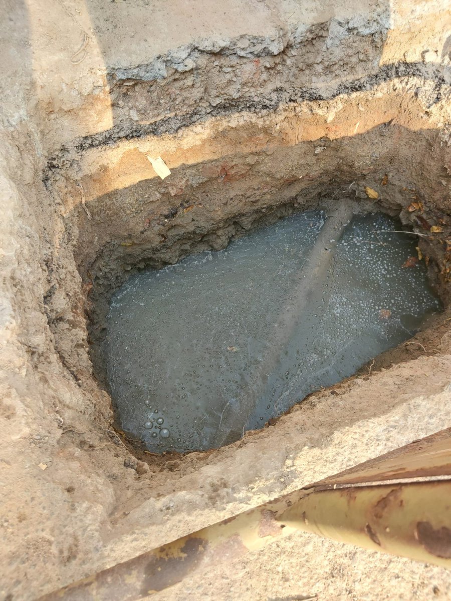 kaalam's tweet photo. A maintenance work went wrong in V.O.C street,baby nagar, Velachery. Sewage water is mixed in metro connection and seeping into adjacent borewells too. Few people have fallen sick. Despite multiple complaints it is yet to be resolved. Kindly do the needful @chennaicorp @kgbias https://t.co/NVLqnsKBLn