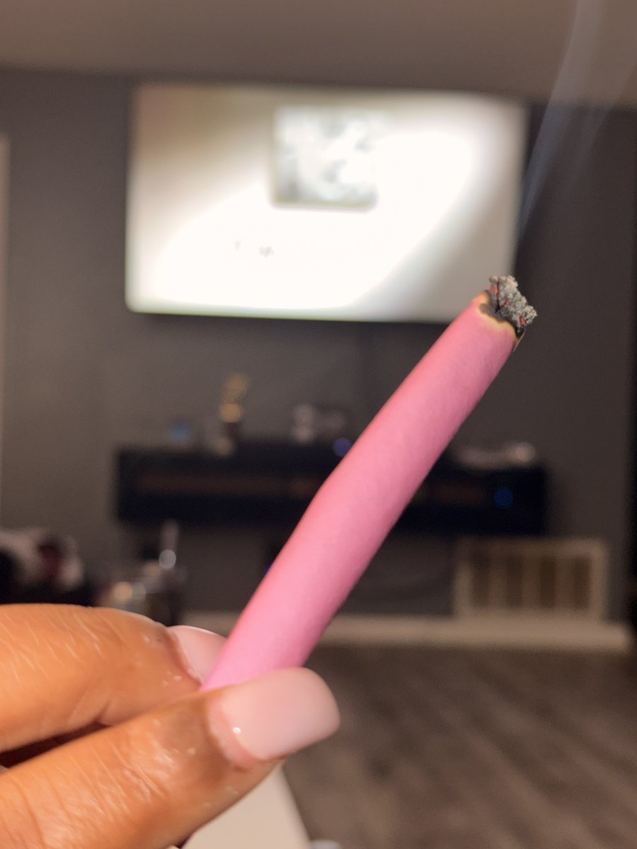 ✨ ᎷყᎥᥲᥲTᏂᥱᑭɾɩᥒᥴᥱss ꨄ tweet media