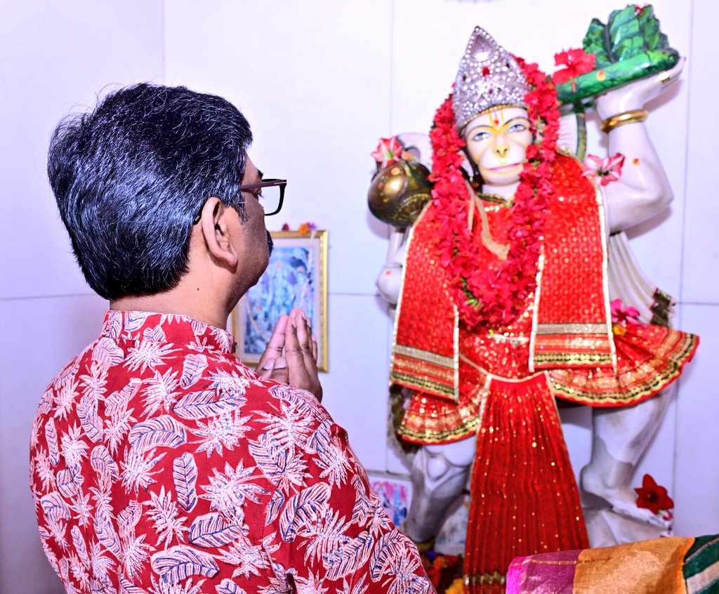 भगवान श्री हनुमान जयंती के पावन अवसर पर सभी को हार्दिक शुभकामनाएं और जोहार।

संकटमोचन बजरंगबली की असीम कृपा आप सभी पर बनी रहे, यही मेरी कामना है।

जय बजरंगबली!