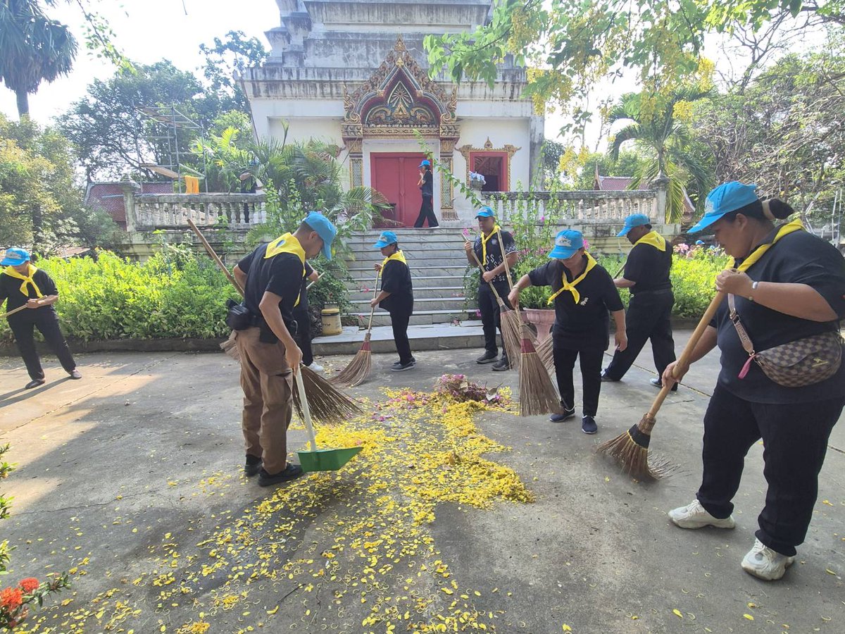 banmopolice's tweet photo. สภ.บ้านหมอ ภ.จว.สระบุรี วันที่ 2 เม.ย.69 เวลา 08.30 น. ข้าราชการตำรวจจิตอาสา สภ.บ้านหมอ ร่วมกับส่วนราชการ และประชาชน  ดำเนินกิจกรรมจิตอาสาพัฒนา เนื่องในวันคล้ายวันพระราชสมภพ สมเด็จพระกนิษฐาธิราชเจ้า กรมสมเด็จพระเทพรัตนราชสุดาฯ สยามบรมราชกุมารี ณ วัดมะขามเรียง จว.สระบุรี https://t.co/l032wZFss3