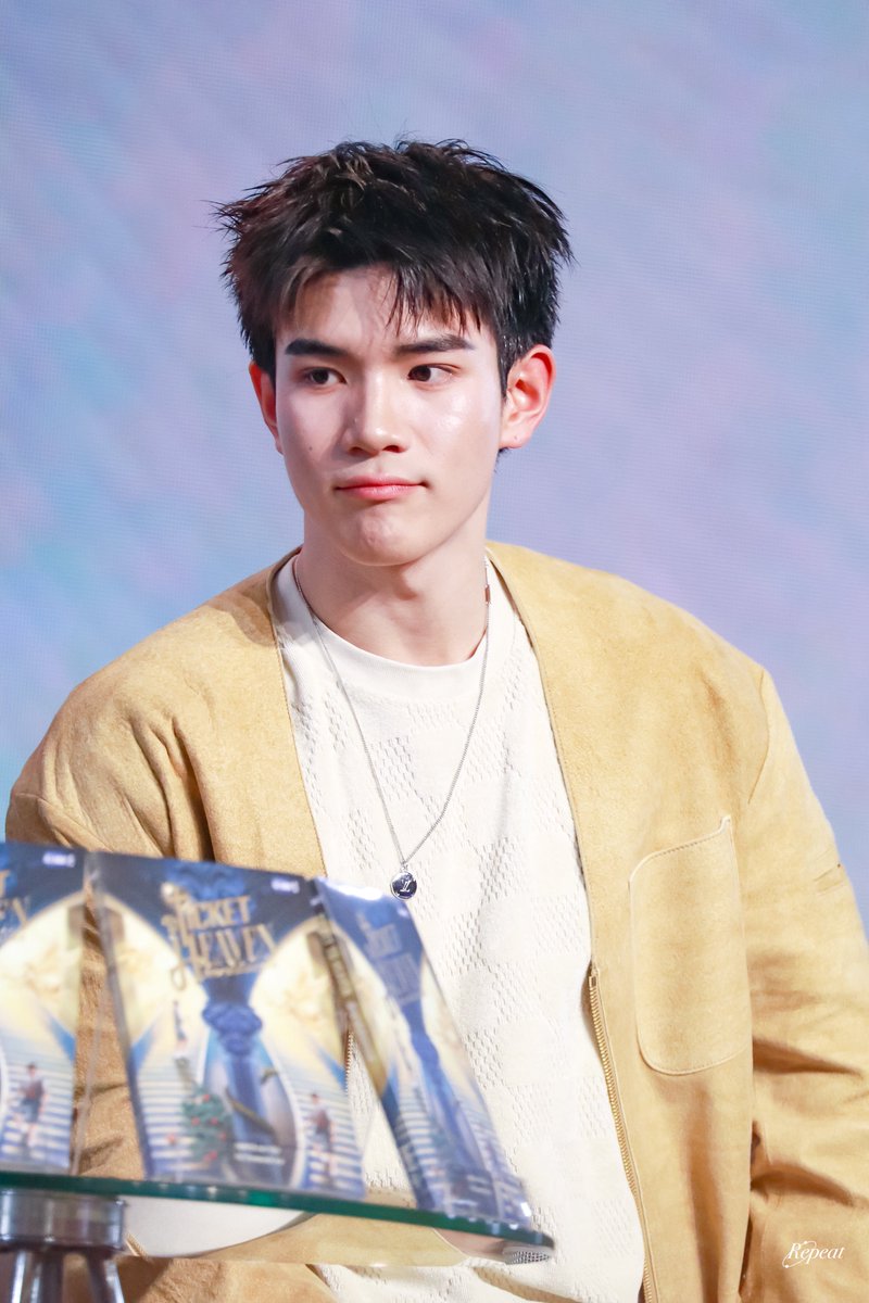 𝐑𝐞𝐩𝐞𝐚𝐭*𖦹ㅡ🐋🌼🍡 tweet media