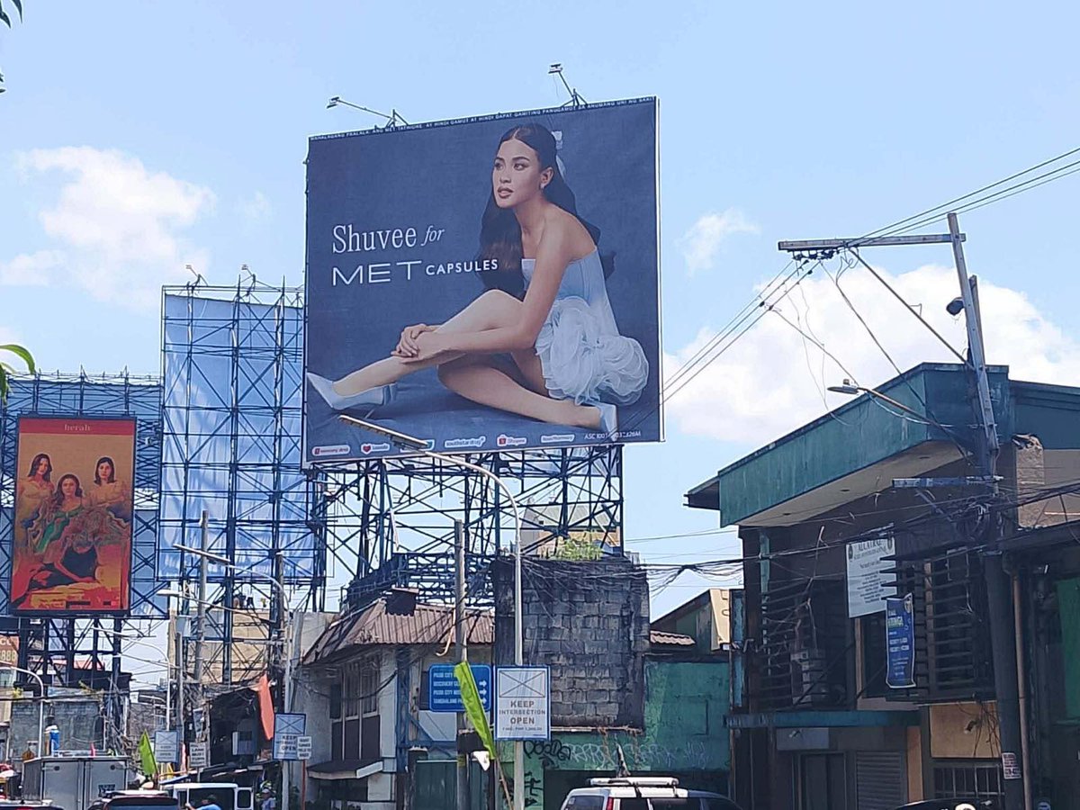 miclarita_'s tweet image. Her 4th MET billboard already?! Wow, her brands really LOVE her #ShuveeEtrata