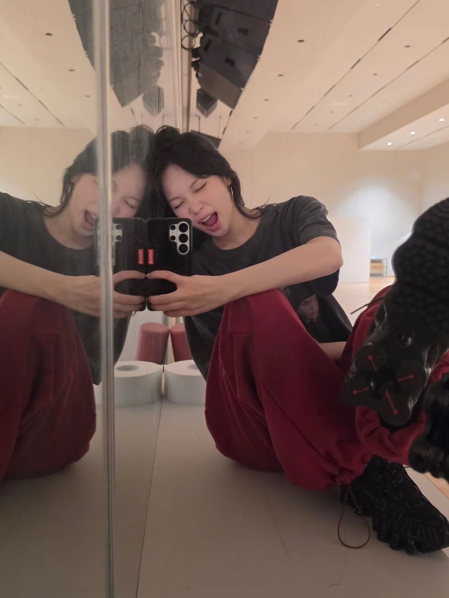 le sserafim pics tweet media