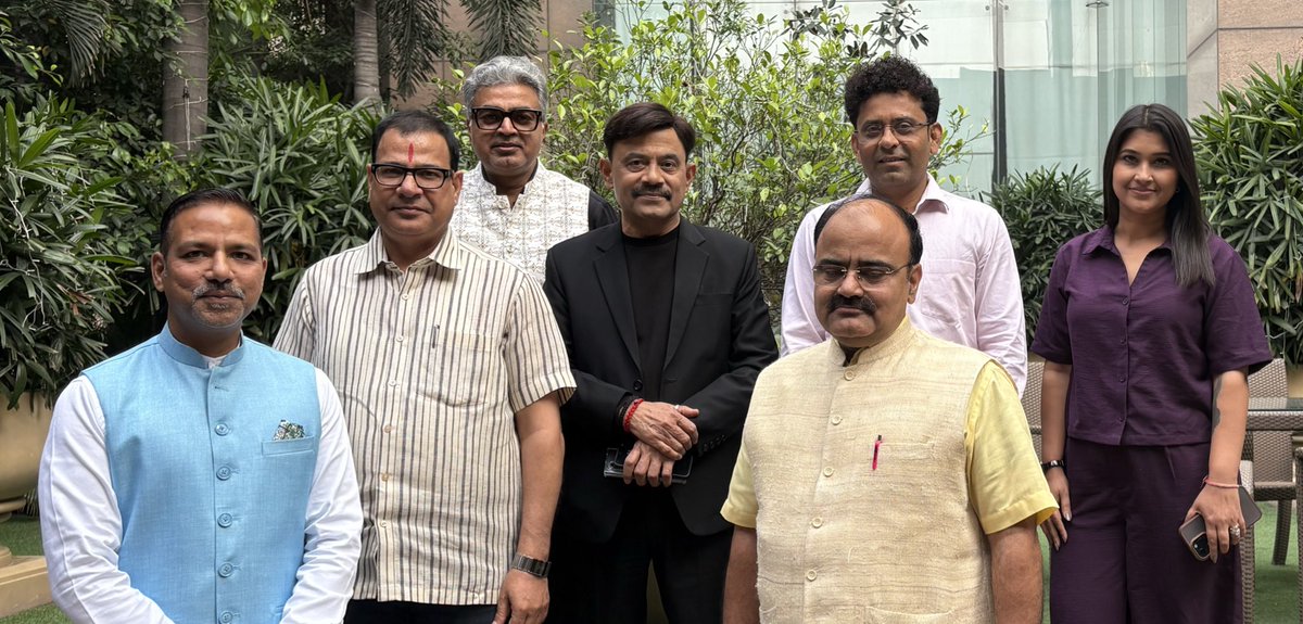 एडिटर्स क्लब ऑफ इंडिया संपादकीय स्वतंत्रता, पत्रकारों की सुरक्षा और मजबूत मीडिया के लिए एक सशक्त मंच है। अब वक्त है जुड़ने का, क्योंकि मजबूत संपादक ही मजबूत लोकतंत्र बनाते हैं- उपाध्यक्ष <a href="/AnuragChaddha/">Anurag Chaddha</a> 

आज ही सदस्य बनें —