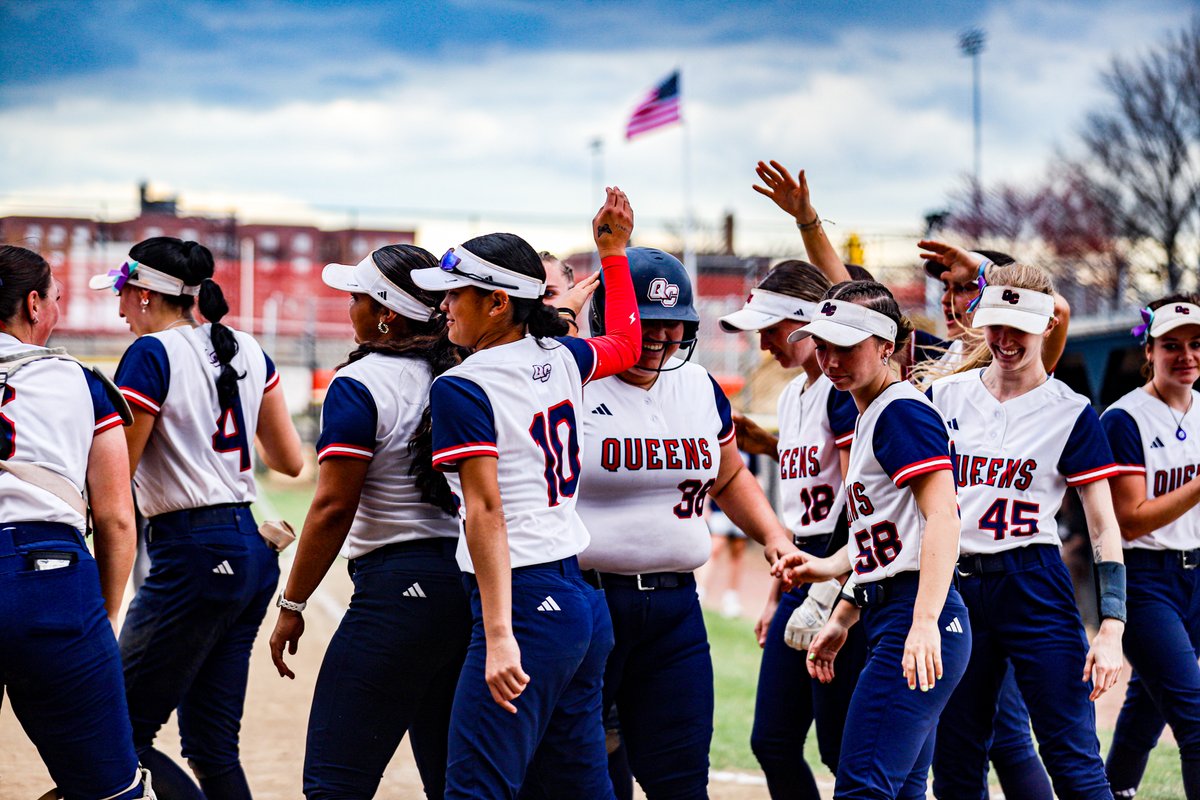 Queens College Knights tweet media