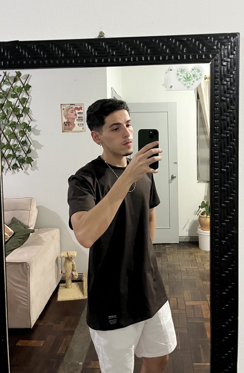 Thom ✭ tweet media