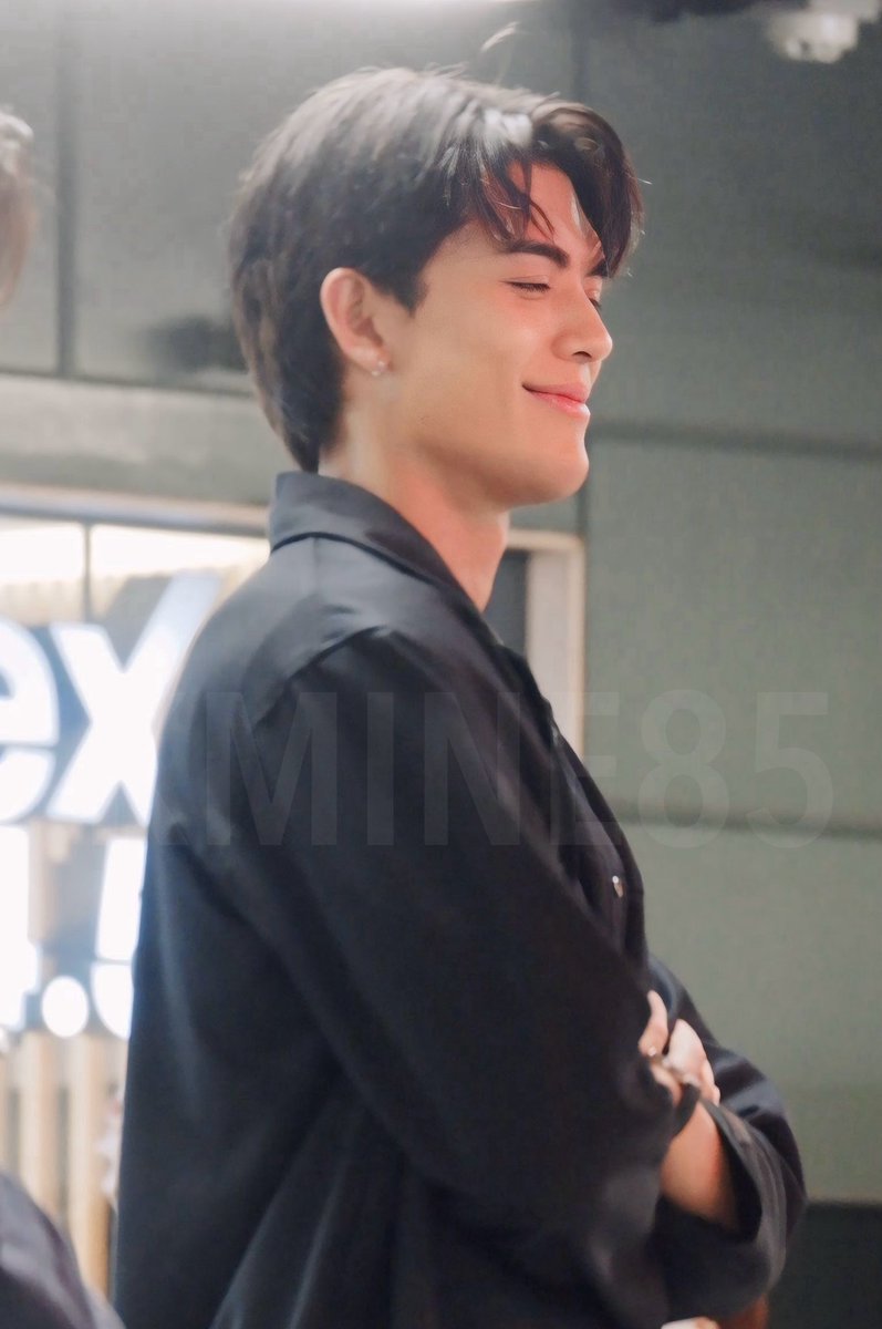 K M I N E 8 5 🦋 tweet media