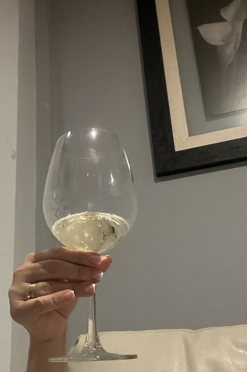 Porque si! 
Salud. 🥂