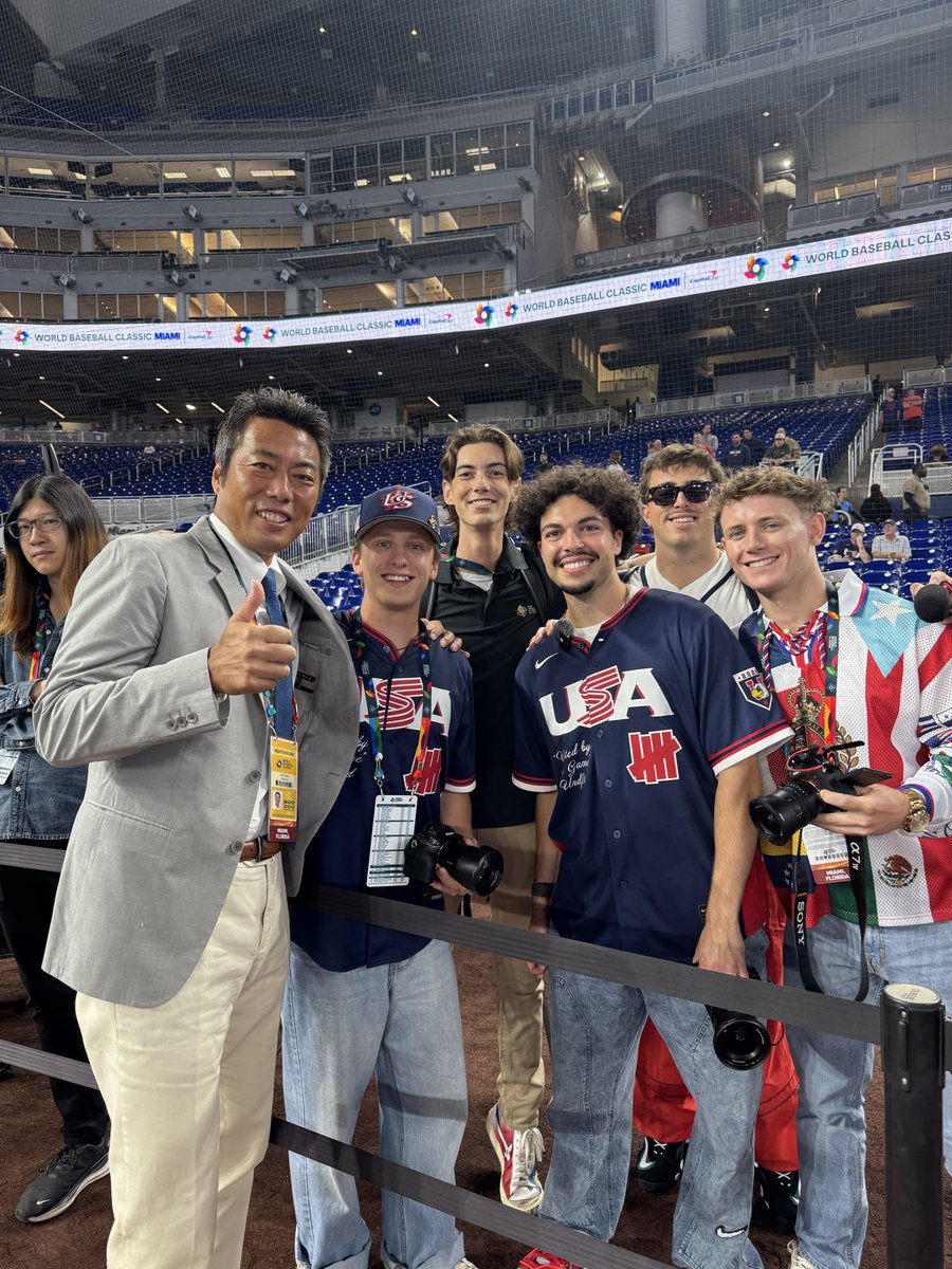 TeamUehara's tweet photo. dsarm のメンバーと📸
彼らのインスタや YouTube を見てください‼️
宜しくお願いします🙇
#WBC
#DSARM https://t.co/YAv5QMTn1D